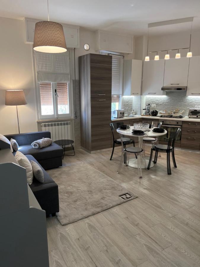 Casa Pepi Apartment Pesaro Bagian luar foto