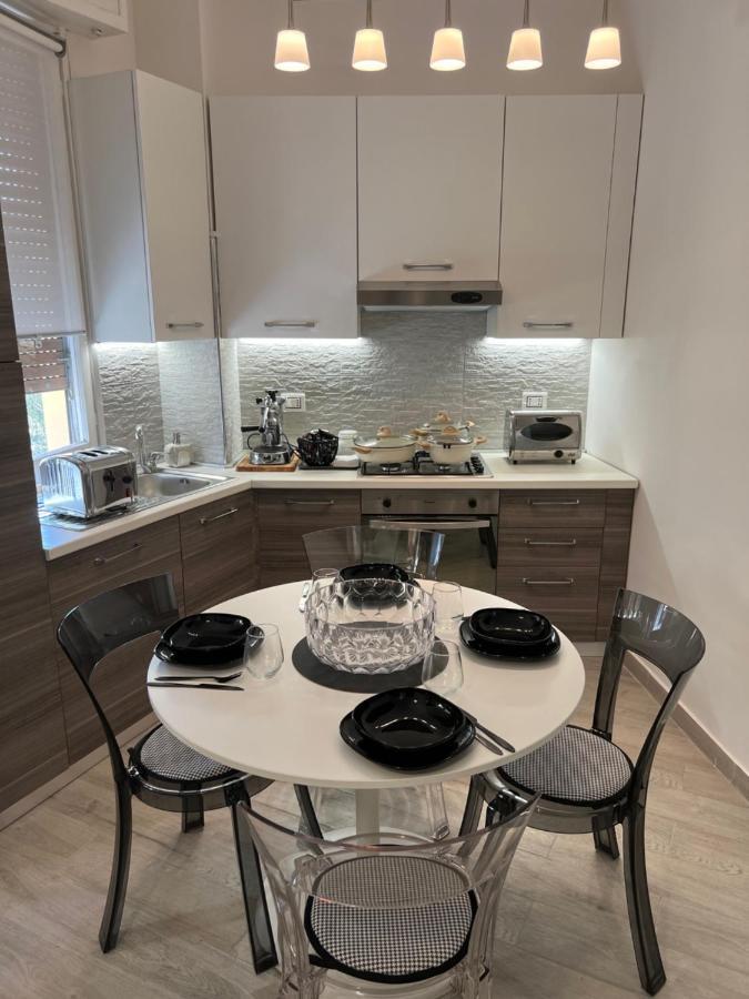 Casa Pepi Apartment Pesaro Bagian luar foto